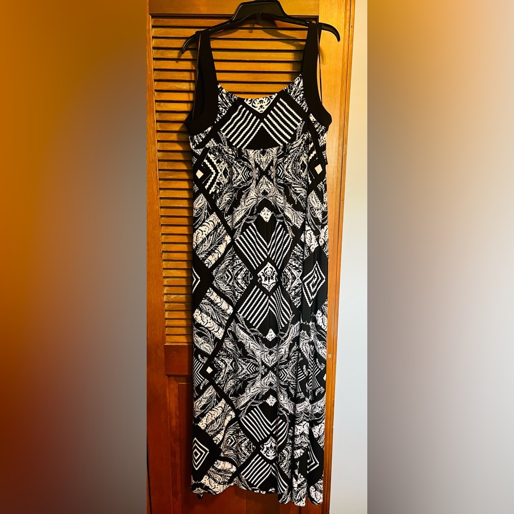 Style&Co dress.. Black and White.. size L.. never worn